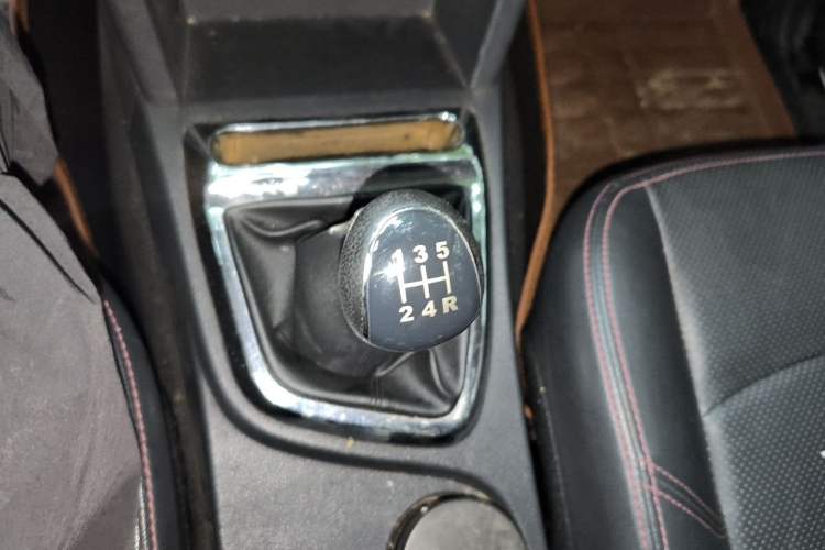 Used HYOSOW S2 2014 1.5L Manual Luxury Edition China IV Gear Lever