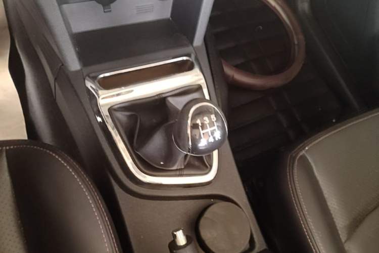 Used HYOSOW S2 2014 1.5L Manual Comfort Version China IV Emission Standard Gear Lever