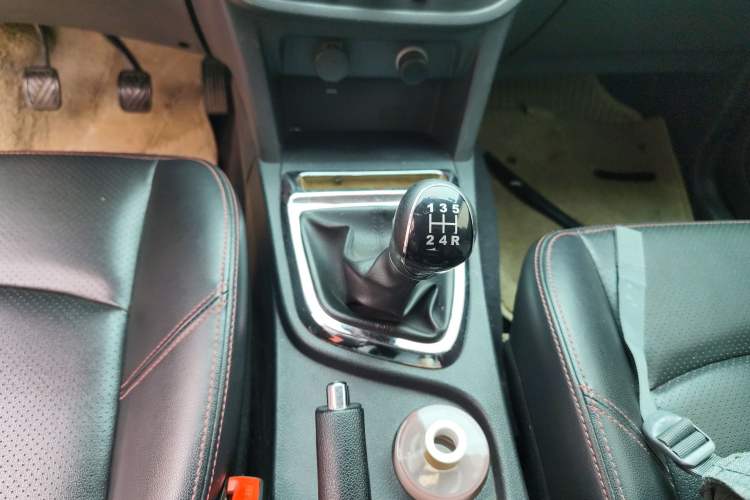 Used HYOSOW S2 2014 1.5L Manual Comfort Version China IV Emission Standard Gear Lever