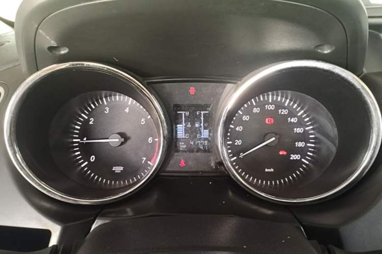 Used HYOSOW S2 2014 1.5L Manual Comfort Version China IV Emission Standard Instrument Cluster
