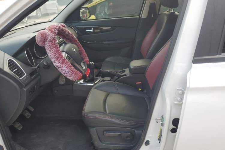 Used HYOSOW S2 2014 1.5L Manual Comfort Version China IV Emission Standard Left Front Seat