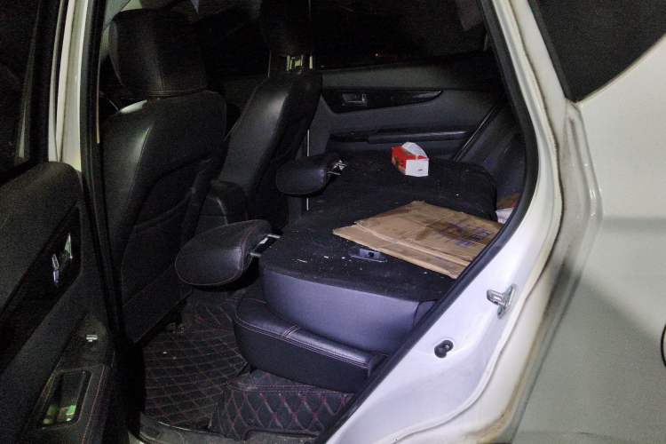 Used HYOSOW S2 2014 1.5L Manual Comfort Version China IV Emission Standard Left Rear Seat