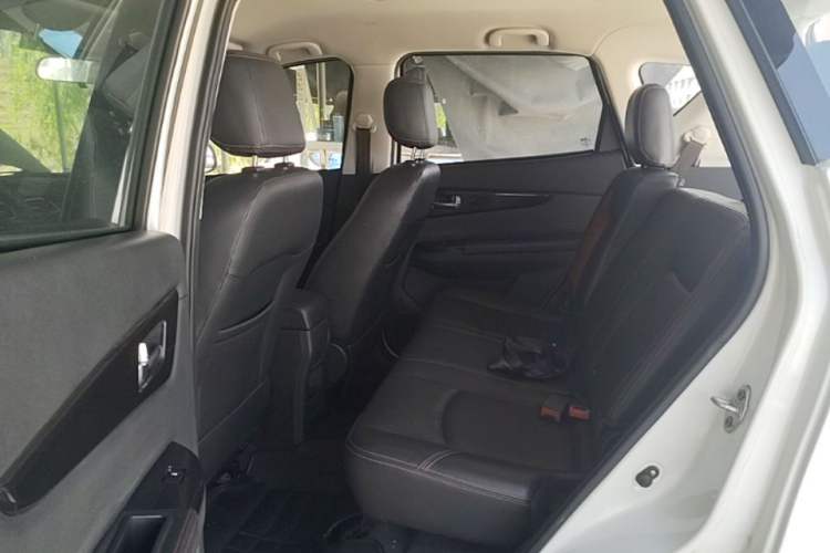 Used HYOSOW S2 2014 1.5L Manual Comfort Version China IV Emission Standard Left Rear Seat