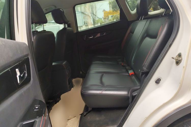 Used HYOSOW S2 2014 1.5L Manual Comfort Version China IV Emission Standard Left Rear Seat
