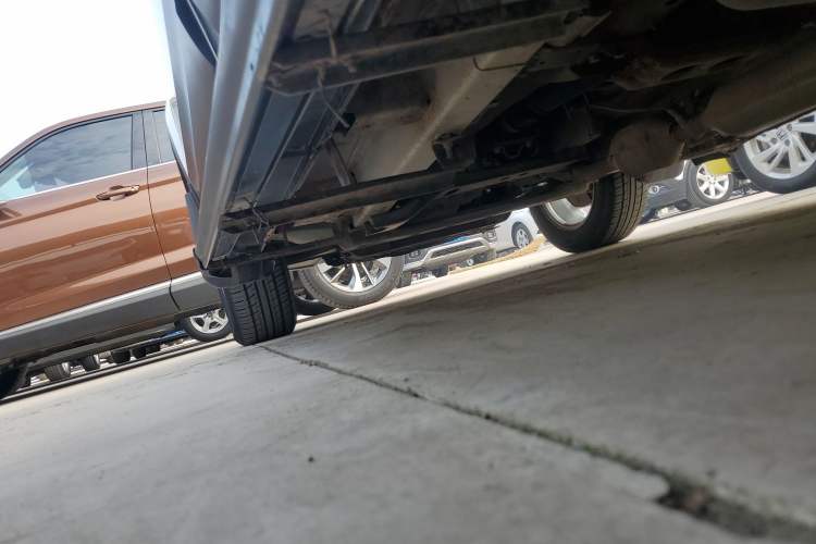 Used HYOSOW S2 2014 1.5L Manual Comfort Version China IV Emission Standard Left Side Sill
