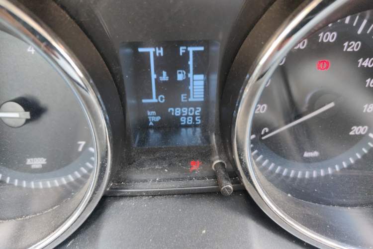 Used HYOSOW S2 2014 1.5L Manual Luxury Edition China IV Odometer Close Up