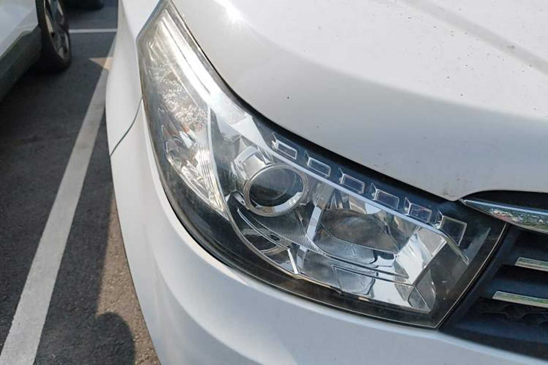 Used HYOSOW S2 2014 1.5L Manual Comfort Version China IV Emission Standard Right Front Headlight