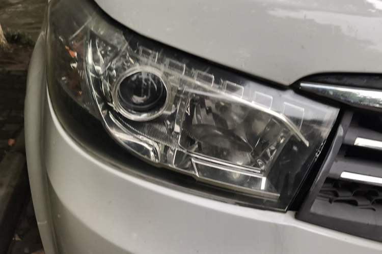 Used HYOSOW S2 2014 1.5L Manual Luxury Edition China IV Right Front Headlight