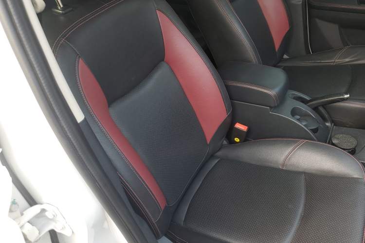 Used HYOSOW S2 2014 1.5L Manual Comfort Version China IV Emission Standard Right Front Seat