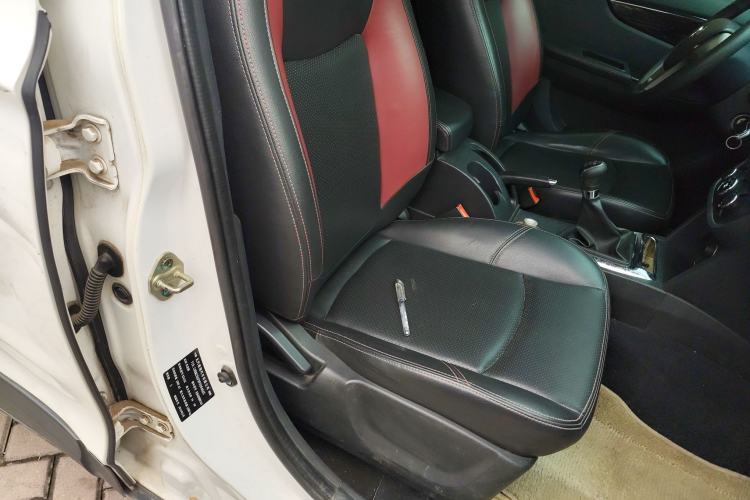 Used HYOSOW S2 2014 1.5L Manual Comfort Version China IV Emission Standard Right Front Seat