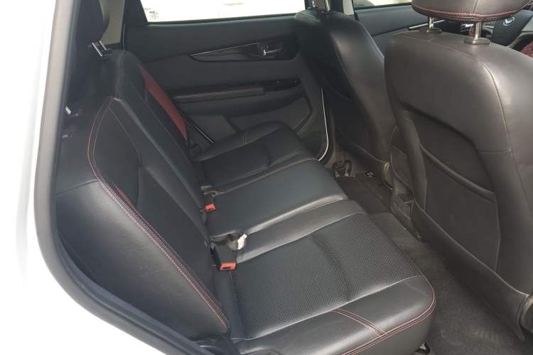 Used HYOSOW S2 2014 1.5L Manual Comfort Version China IV Emission Standard Right Rear Seat