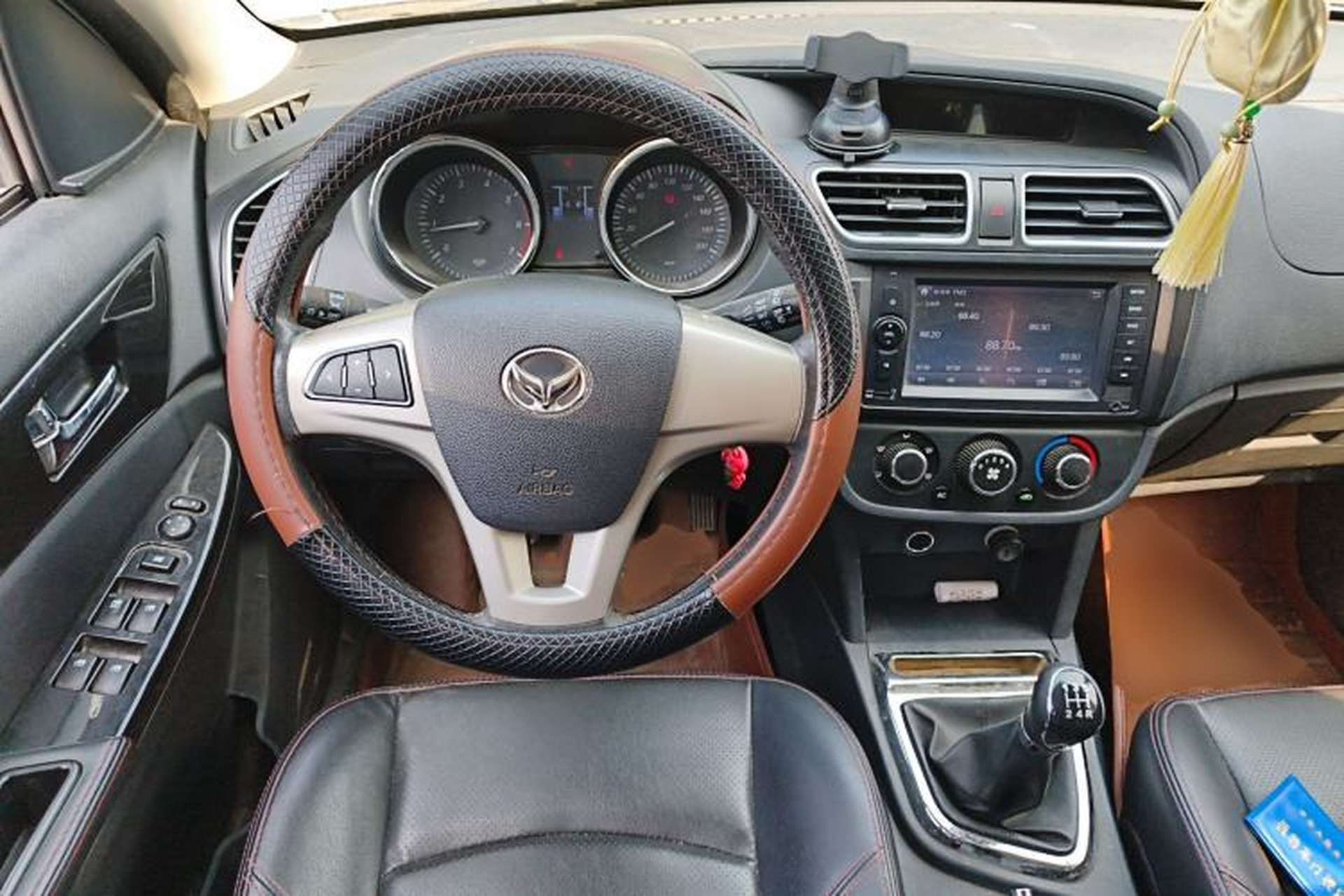 Used HYOSOW S2 2014 1.5L Manual Comfort Version China IV Emission Standard Steering Wheel