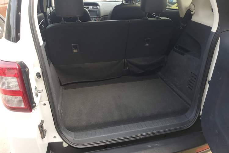 Used HYOSOW S2 2014 1.5L Manual Comfort Version China IV Emission Standard Trunk