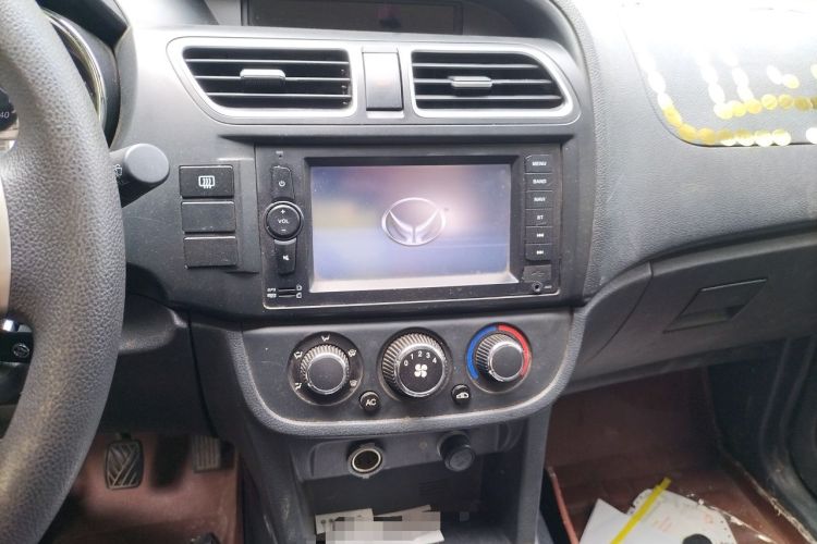 Used HYOSOW S2 2014 1.5L Manual Comfort Version China IV Emission Standard Audio And AC Panel
