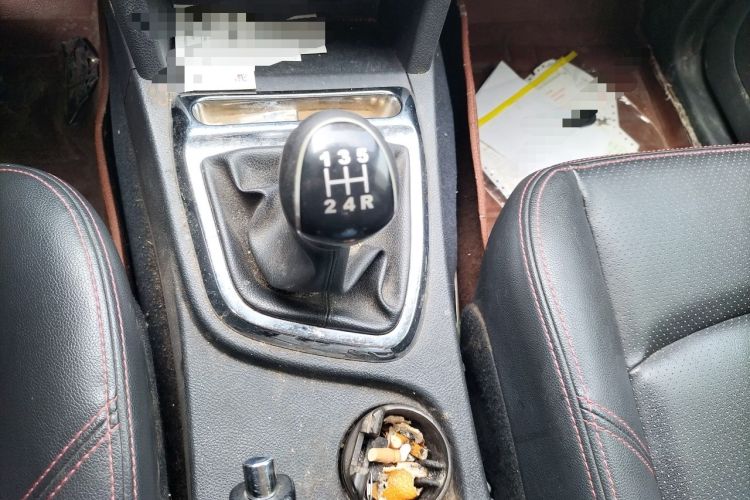 Used HYOSOW S2 2014 1.5L Manual Comfort Version China IV Emission Standard Gear Lever