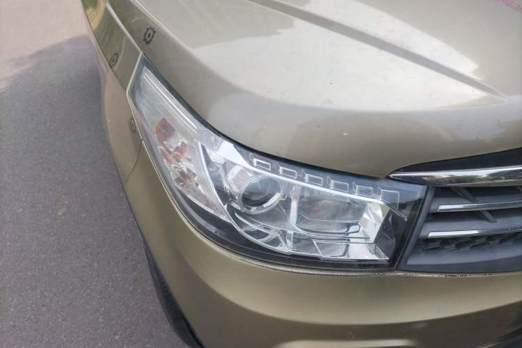 Used HYOSOW S2 2014 1.5L Manual Comfort Version China IV Emission Standard Right Front Headlight