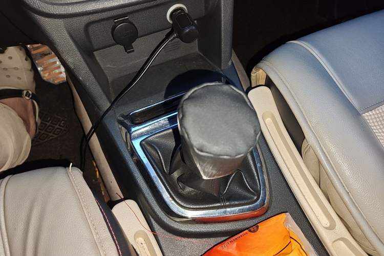 Used HYOSOW S2 2015 1.5L Manual Luxury Edition China IV Gear Lever