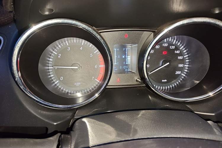 Used HYOSOW S2 2015 1.5L Manual Luxury Edition China IV Odometer Close Up