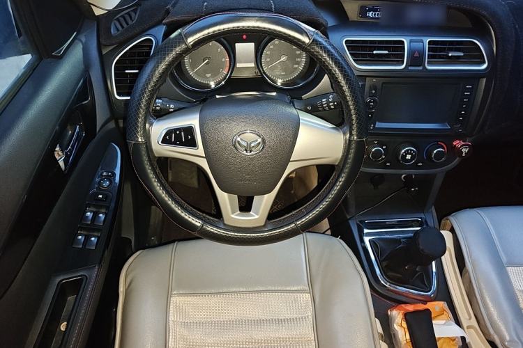Used HYOSOW S2 2015 1.5L Manual Luxury Edition China IV Steering Wheel