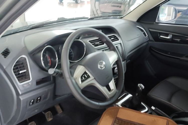 Used HYOSOW S2 2015 1.5L Manual Luxury Edition China IV Center Console