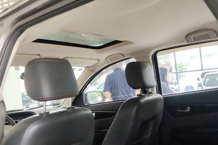 Used HYOSOW S2 2015 1.5L Manual Luxury Edition China IV Headliner