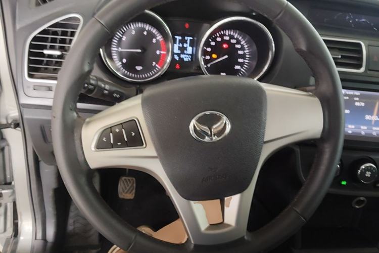 Used HYOSOW S2 2015 1.5L Manual Luxury Edition China IV Steering Wheel