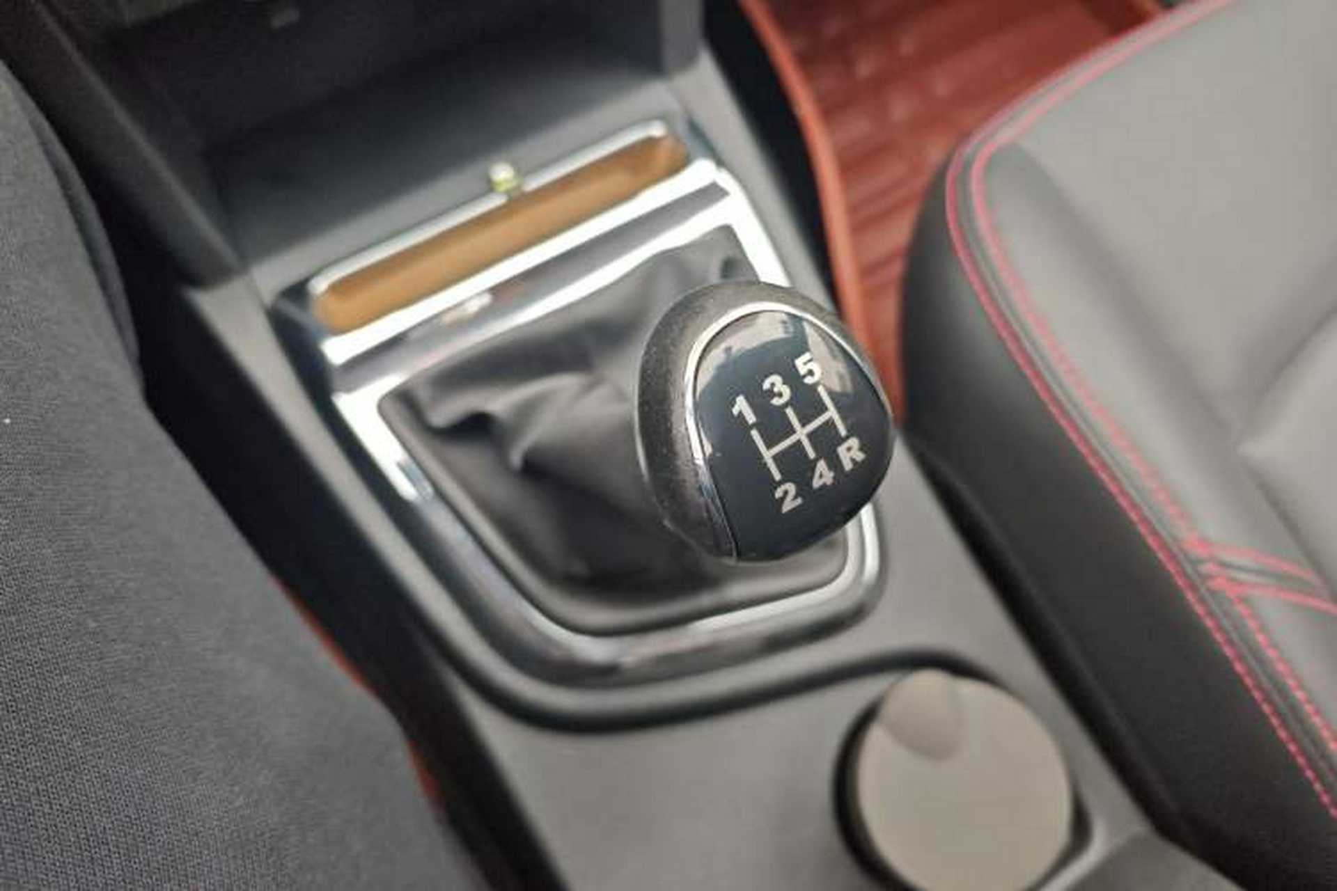 Used HYOSOW S2 2015 1.5L Manual Luxury Edition China IV Gear Lever