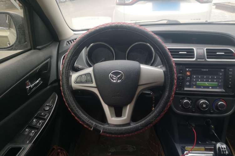 Used HYOSOW S2 2015 1.5L Manual Luxury Edition China IV Steering Wheel
