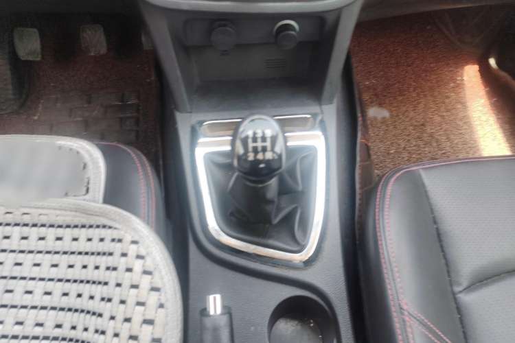Used HYOSOW S2 2015 1.5L Manual Luxury Edition China IV Interior 3