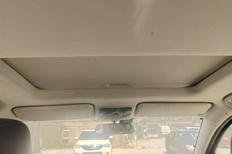 Used HYOSOW S2 2015 1.5L Manual Luxury Edition China IV Interior 6