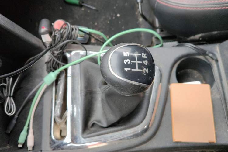 Used HYOSOW S2 2015 1.5L Manual Luxury Edition China IV Gear Lever