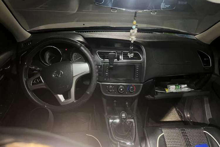 Used HYOSOW S2 2015 1.5L Manual Luxury Edition China IV Center Console
