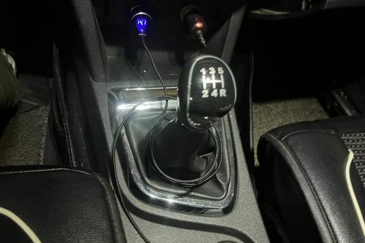 Used HYOSOW S2 2015 1.5L Manual Luxury Edition China IV Gear Lever