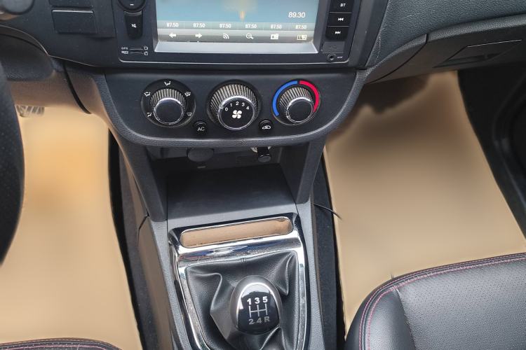 Used HYOSOW S2 2015 1.5L Manual Luxury Edition China IV Interior 2
