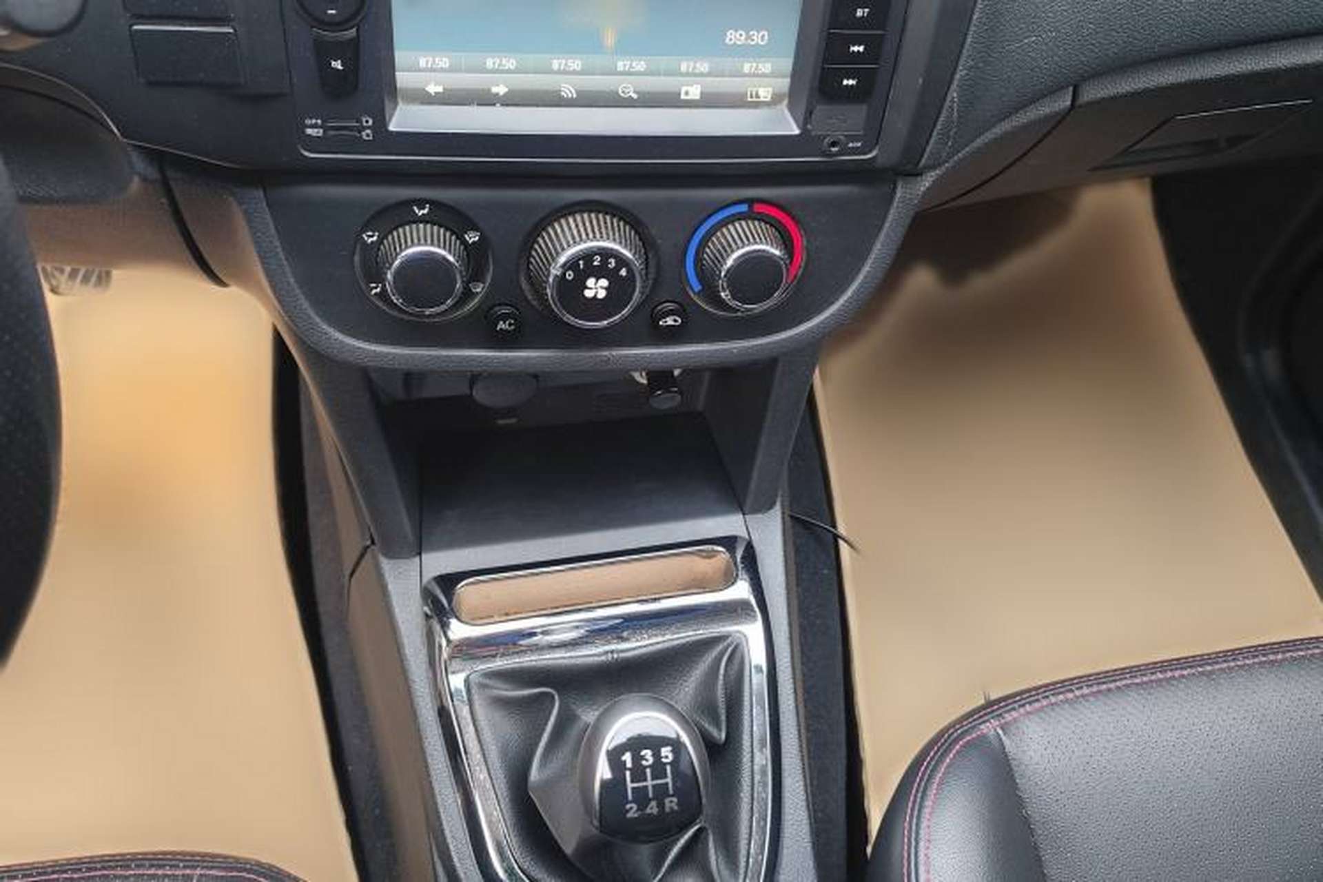 Used HYOSOW S2 2015 1.5L Manual Luxury Edition China IV Interior 2