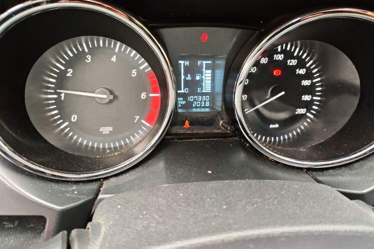 Used HYOSOW S2 2015 1.5L Manual Luxury Edition China IV Odometer Close Up