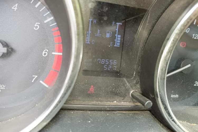 Used HYOSOW S2  Odometer Close Up