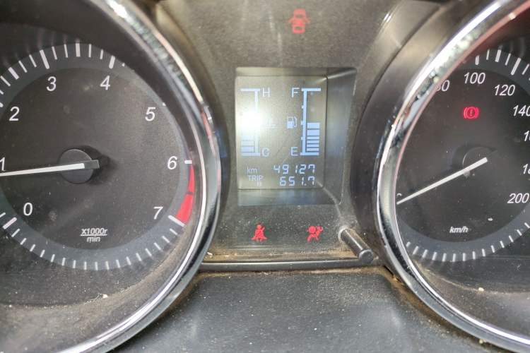 Used HYOSOW S2 2015 1.5L Manual Luxury Edition China IV Odometer Close Up