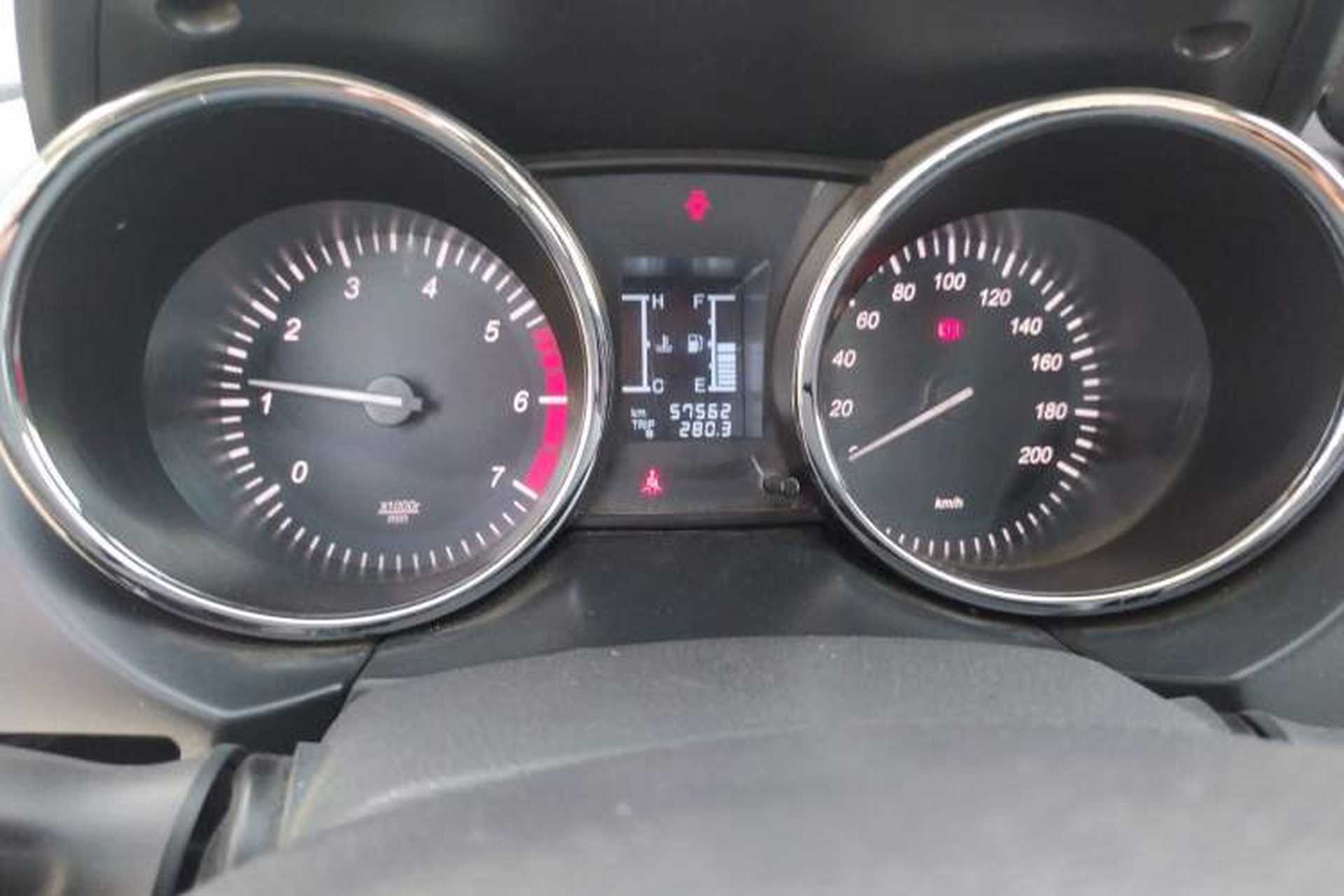 Used HYOSOW S2 2015 1.5L Manual Luxury Edition China IV Odometer Close Up
