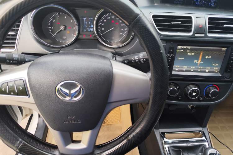 Used HYOSOW S2 2015 1.5L Manual Luxury Edition China IV Odometer Close Up