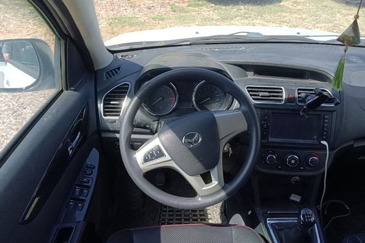 Used HYOSOW S2 2015 1.5L Manual Base Version China V Steering Wheel