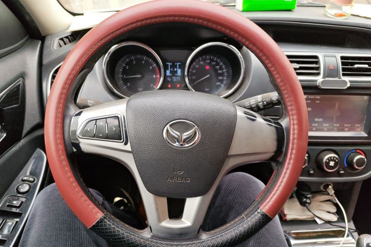 Used HYOSOW S2 2015 1.5L Manual Luxury Edition China IV Steering Wheel