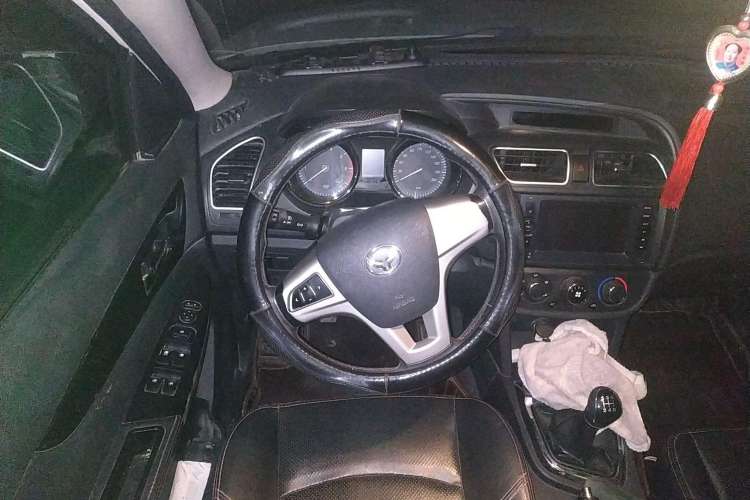 Used HYOSOW S2 2015 1.5L Manual Luxury Edition China IV Steering Wheel