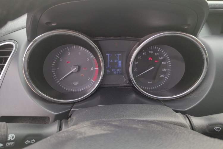 Used HYOSOW S2 2016 1.5L Manual Luxury Edition China IV Odometer Close Up