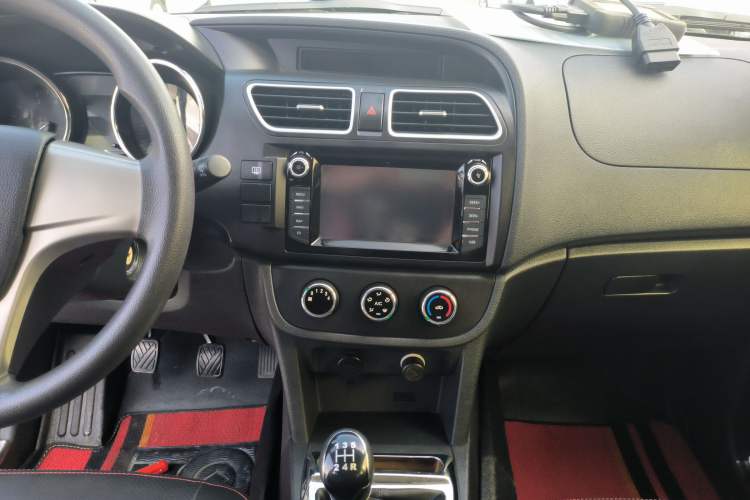 Used HYOSOW S2 2016 1.5L Manual Luxury Model China V Standard Audio And AC Panel
