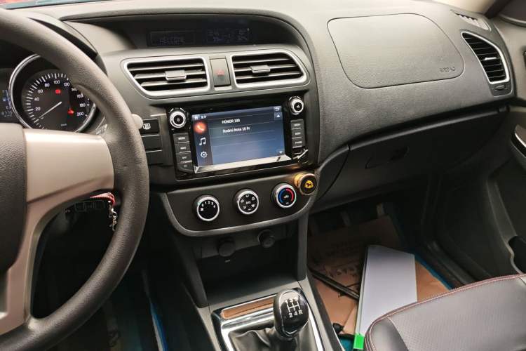 Used HYOSOW S2 2016 1.5L Manual Luxury Model China V Standard Audio And AC Panel