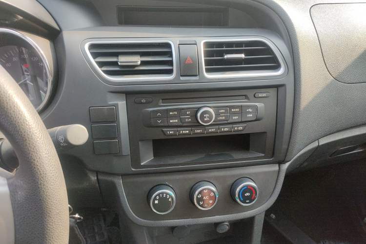Used HYOSOW S2 2016 1.5L Manual Entrepreneurial Edition China IV Audio And AC Panel