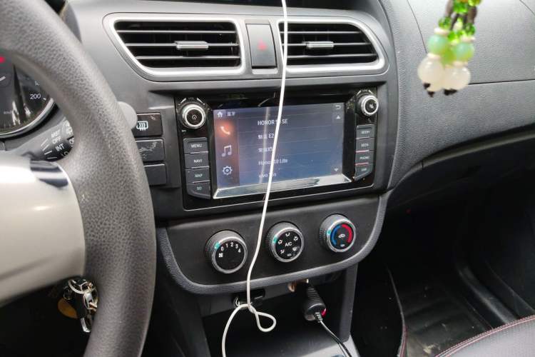 Used HYOSOW S2 2016 1.5L Manual Luxury Model China V Standard Audio And AC Panel