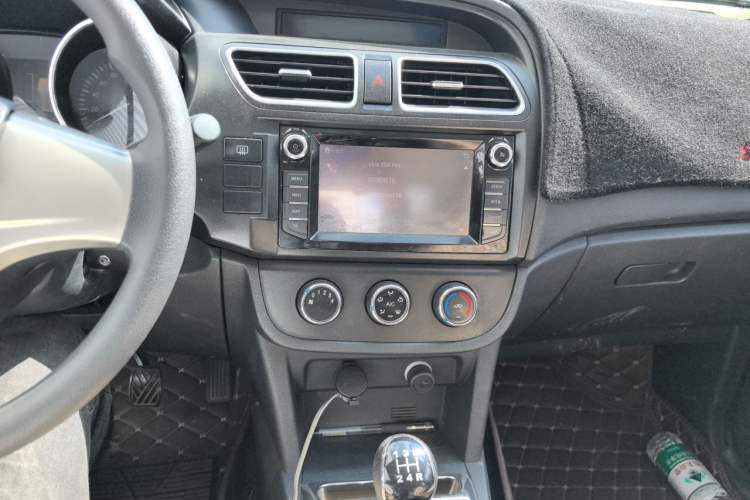 Used HYOSOW S2 2016 1.5L Manual Luxury Model China V Standard Audio And AC Panel