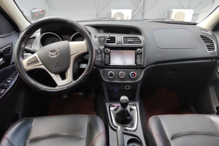 Used HYOSOW S2 2016 1.5L Manual Luxury Model China V Standard Center Console